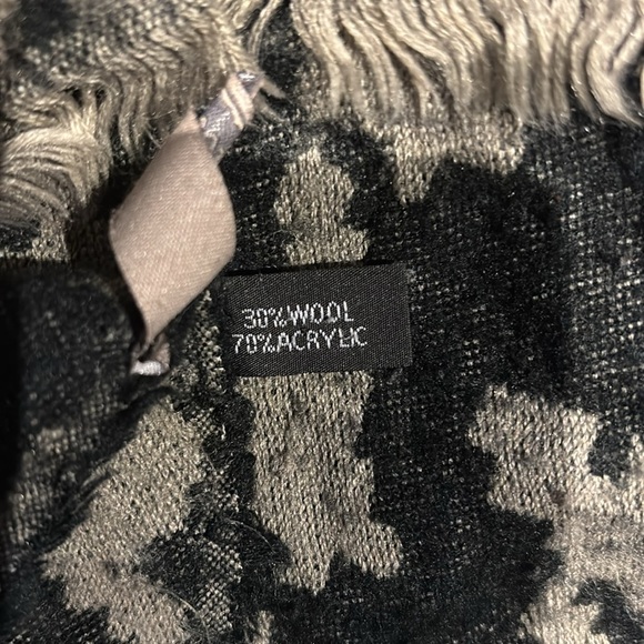 Look Diamond Mosaic wool grey  Reversible Blanket Scarf - Picture 10 of 13